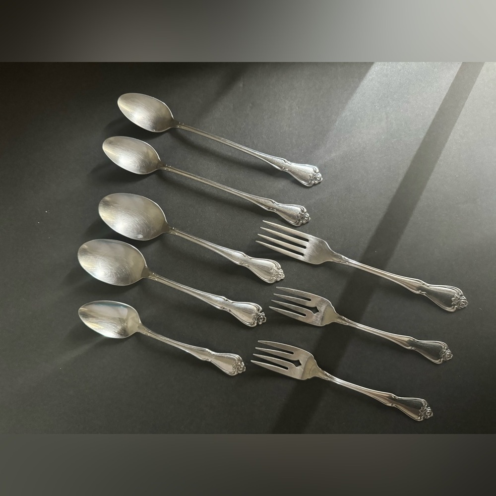 Oneida Stainless 1881 Rogers Ltd Mixed Lot Of Flatware